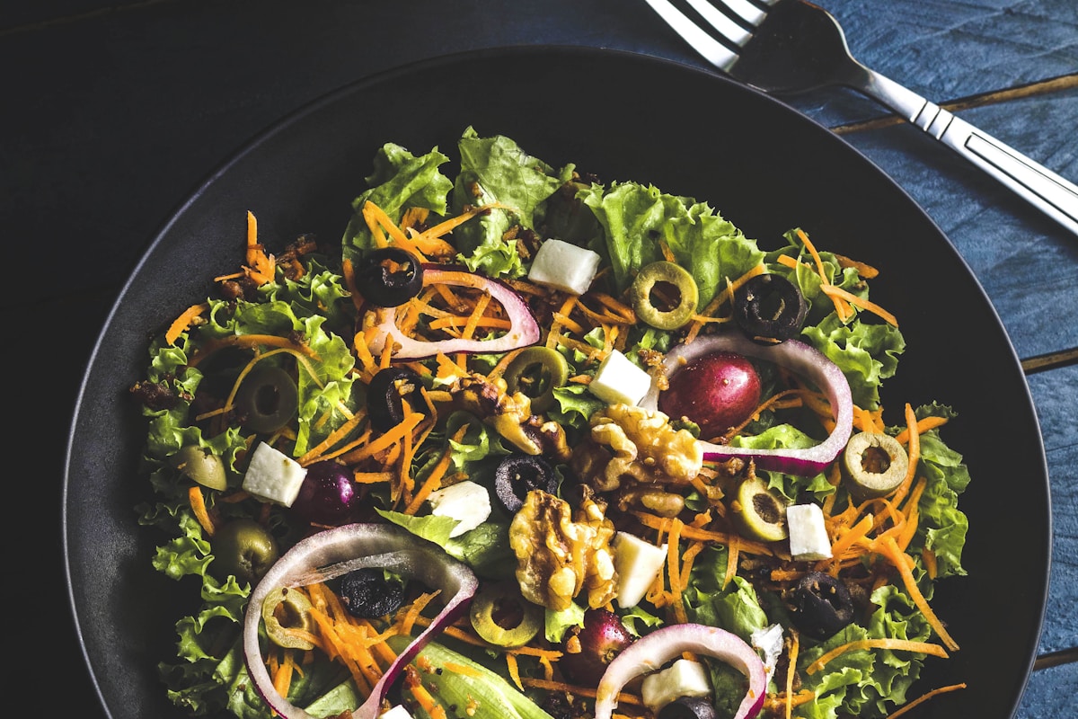 Crunchy Coleslaw with Yogurt and Mayonnaise Dressing